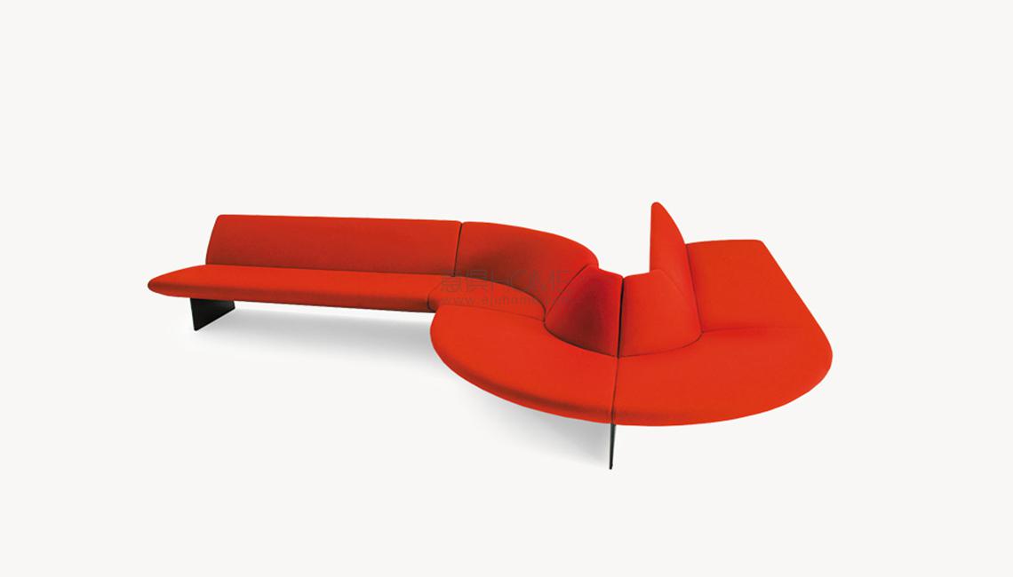 Serpentine 组合沙发