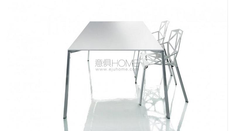 Table_One 桌子