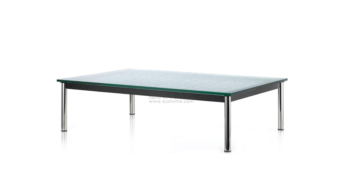 LC10 OUTDOOR COLLECTION户外桌子