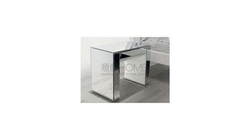 AVANTGARDE COMODINO 床头柜