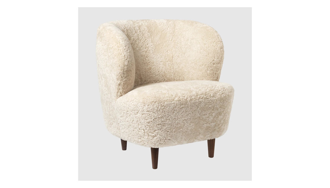 Stay Lounge Chair - Small, with wood legs休闲椅